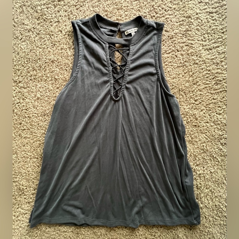 Gray Sleeveless Lace-Up Top🩶